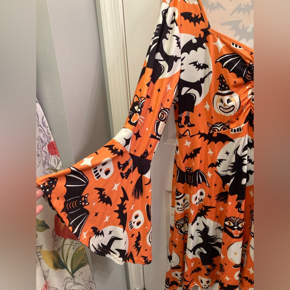 Halloween dress bell sleeves 1X cat bat witch skull orange pumpkins 70’s hi low - Picture 2 of 3